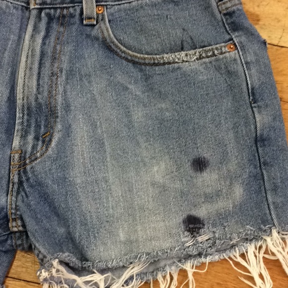 Levi’s Jean Shorts - Picture 5 of 7